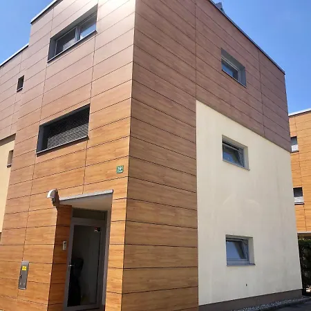 Jenny With Jacuzzi 公寓 *