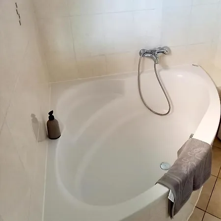 公寓 Jenny With Jacuzzi *