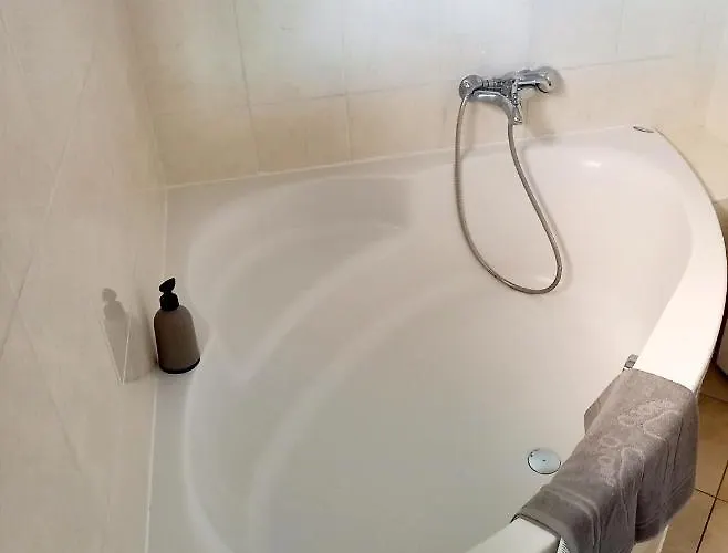 Διαμέρισμα Jenny With Jacuzzi *