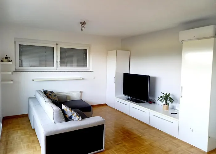 Jenny With Jacuzzi Brezovica