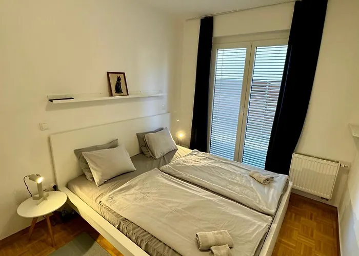 Jenny With Jacuzzi Διαμέρισμα *